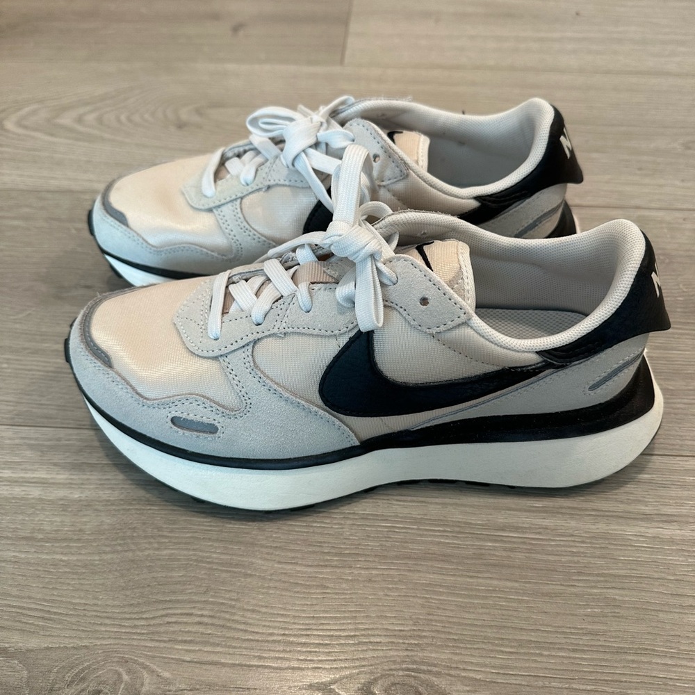 Women Nike Phoenix Waffle